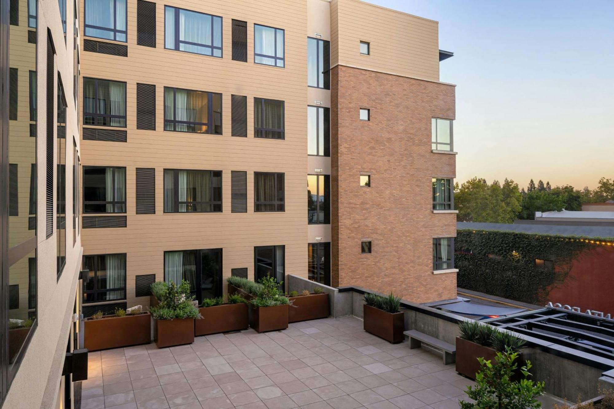 Ac Hotel By Marriott Santa Rosa Sonoma Wine Country Exterior photo